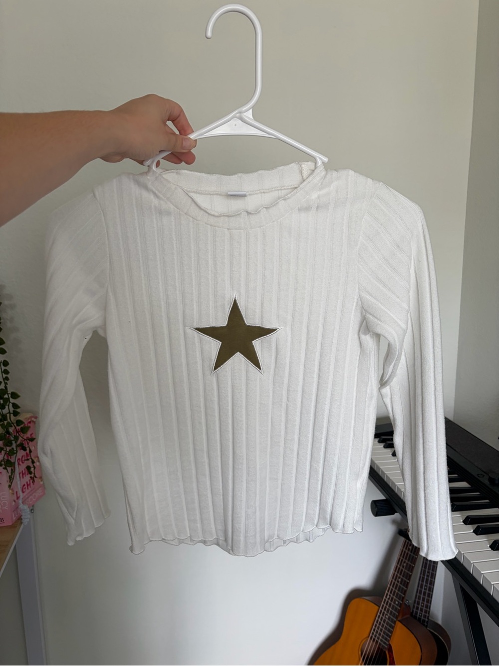 White Long-Sleeve Ribbed Top with green Star